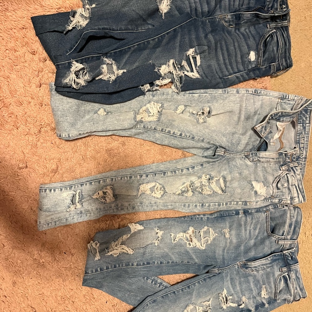 3 pairs of American eagle jeans